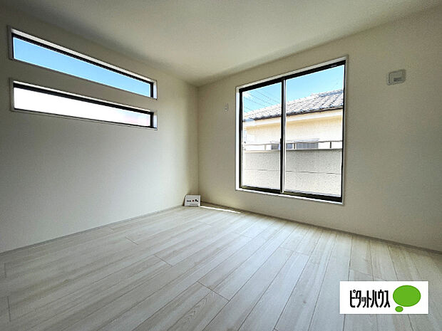 明るい洋室です