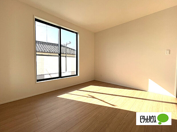 明るい洋室です