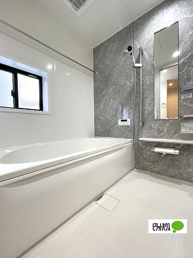 追い炊き・浴室乾燥機能付きです