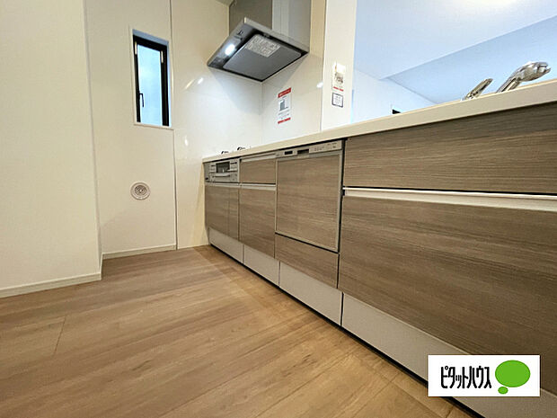 人気の食洗器付きシステムキッチンです