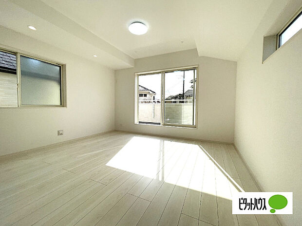 明るく開放的なリビングです