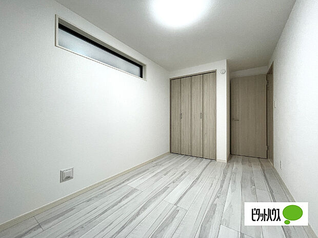 明るい洋室です