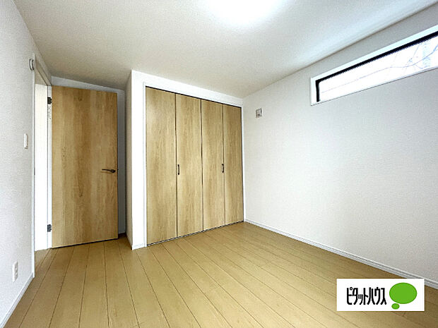 明るい洋室です