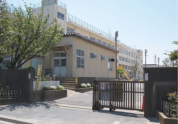 小学校「市川市立塩焼小学校まで670m」