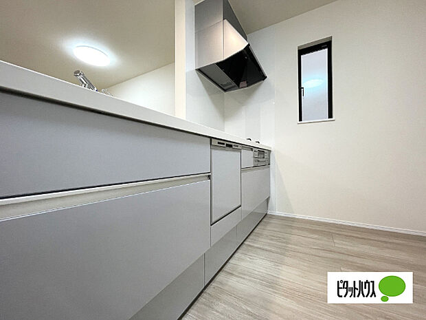 人気の食洗器付きシステムキッチンです