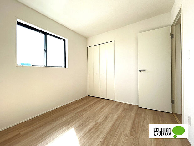 明るい洋室です