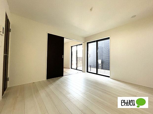 明るく開放的なリビングです