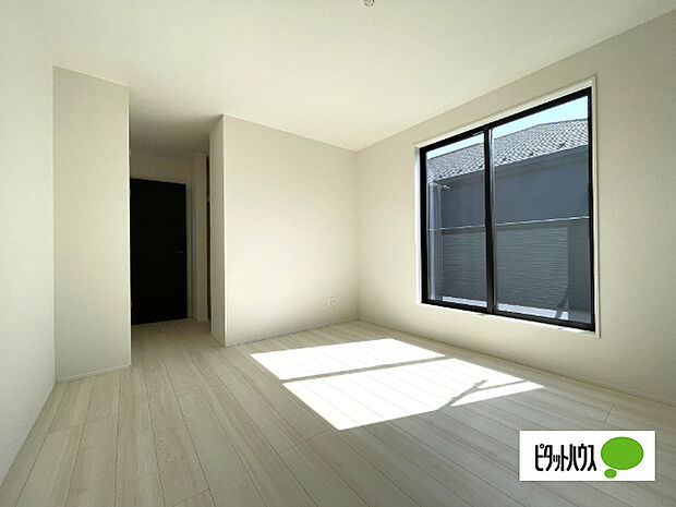 明るい洋室です