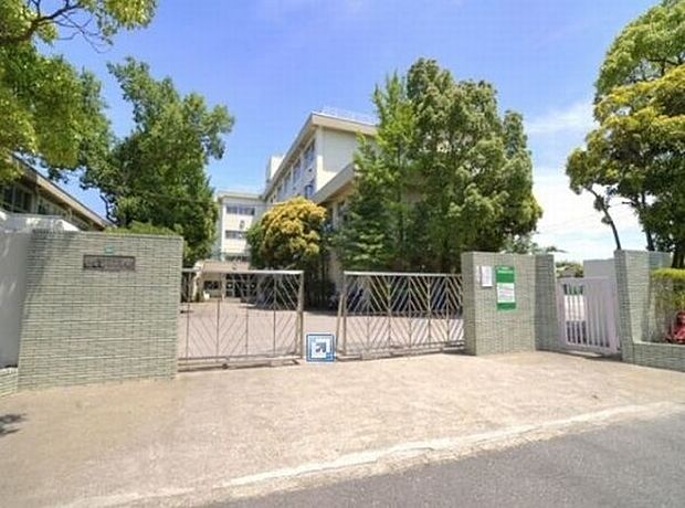 中学校「江戸川区立篠崎第二中学校まで350m」