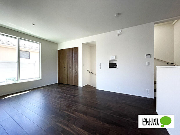 明るく開放的なリビングです