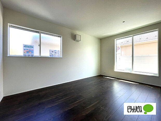 明るく開放的なリビングです