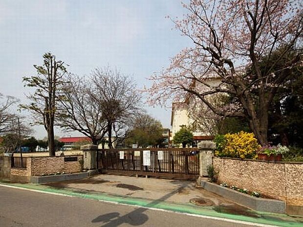 小学校「鎌ケ谷市立中部小学校まで1449m」