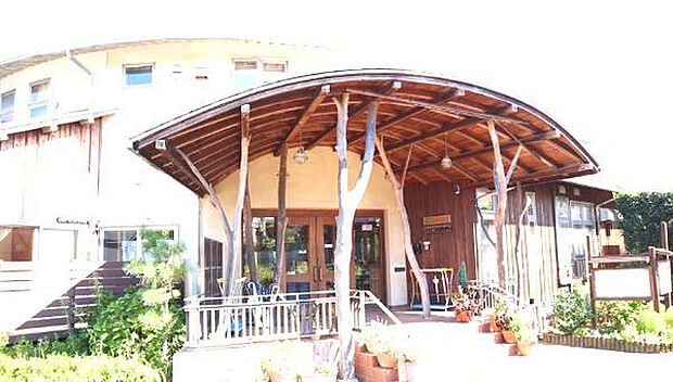 幼稚園、保育園「風の谷こども園まで314m」