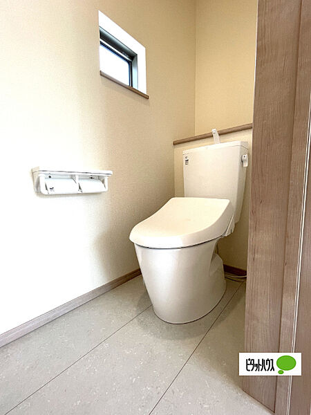 嬉しい温水暖房便座のトイレです