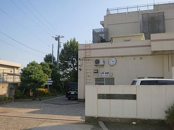 小学校「船橋市立塚田小学校まで1300m」