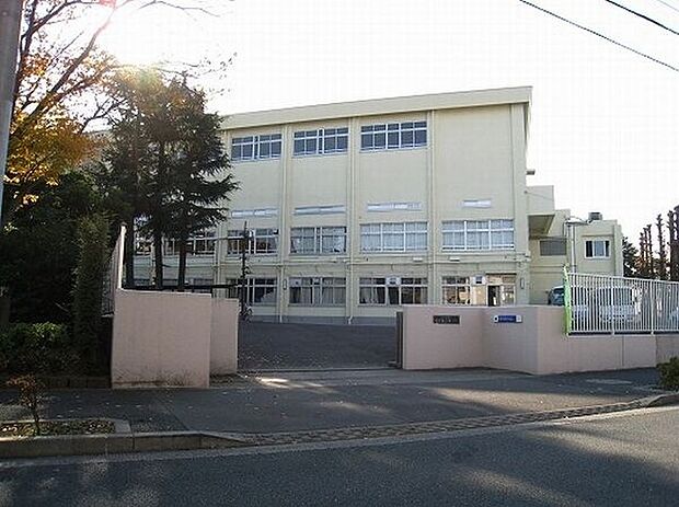 中学校「江戸川区立瑞江第三中学校まで900m」