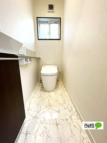 嬉しい温水暖房便座のトイレです