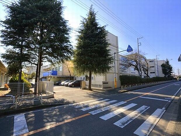 中学校「船橋市立海神中学校まで750m」