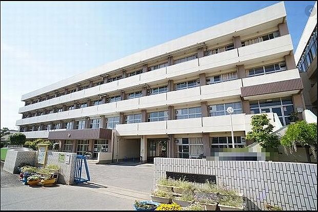 小学校「船橋市立三山東小学校まで850m」