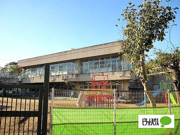 幼稚園、保育園「松戸市立新松戸中央保育所まで296m」