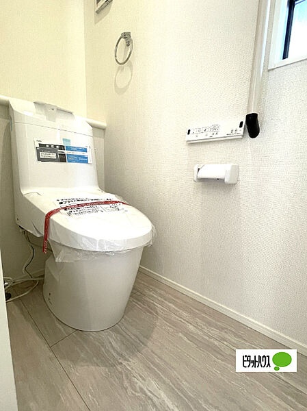 嬉しい温水暖房便座のトイレです