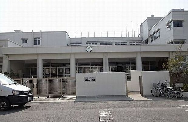 中学校「浦安市立堀江中学校まで120m」