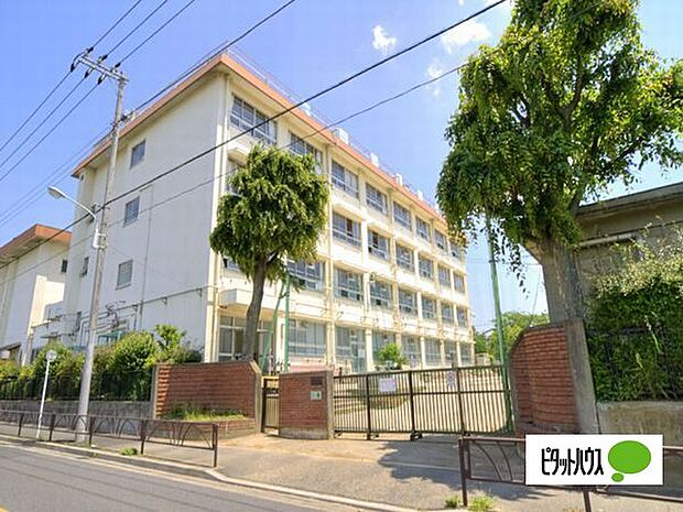 小学校「葛飾区立細田小学校まで560m」