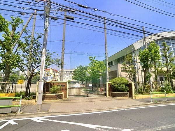 中学校「葛飾区立小松中学校まで1030m」