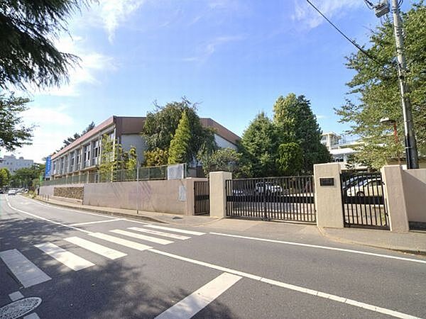 中学校「松戸市立第一中学校まで1300m」