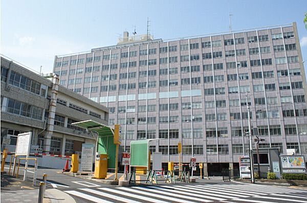 役所「松戸市役所まで583m」