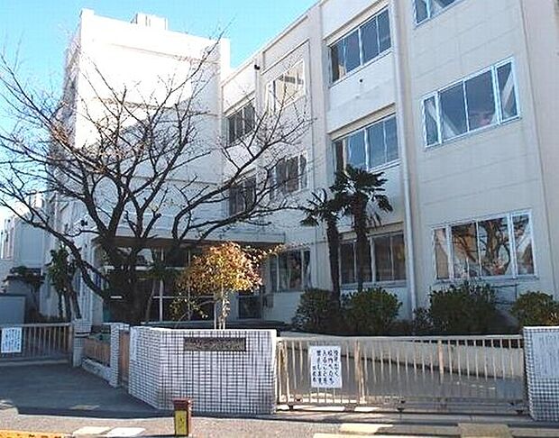 中学校「江戸川区立上一色中学校まで200m」