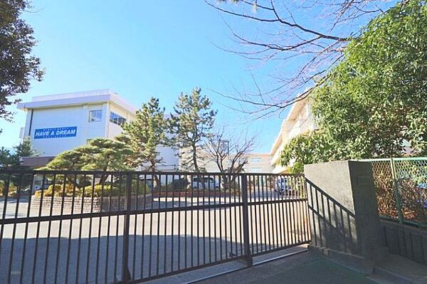 中学校「船橋市立宮本中学校まで1101m」