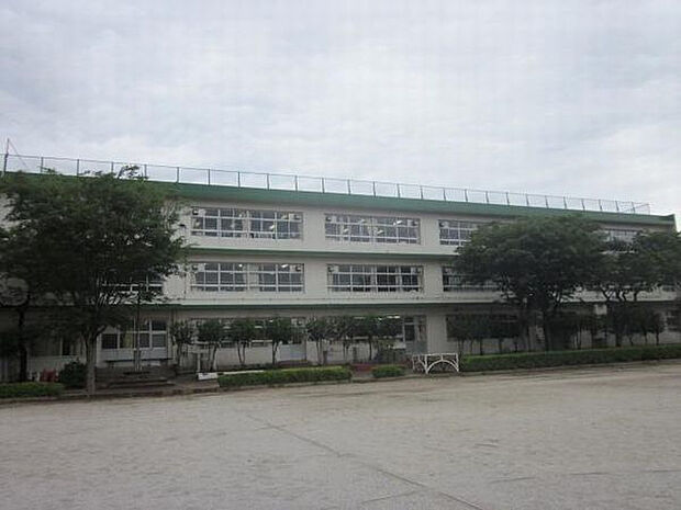 小学校「船橋市立三咲小学校まで640m」