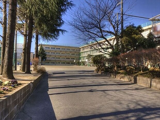 中学校「鎌ケ谷市立第二中学校まで1100m」