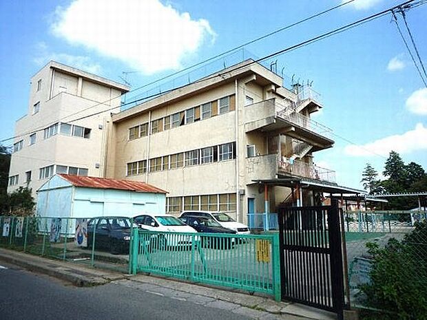 小学校「鎌ケ谷市立東部小学校まで1100m」