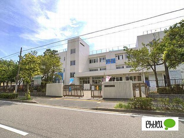 小学校「浦安市立見明川小学校まで1400m」