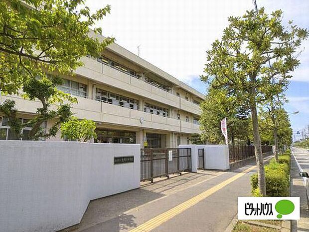 中学校「浦安市立見明川中学校まで1300m」