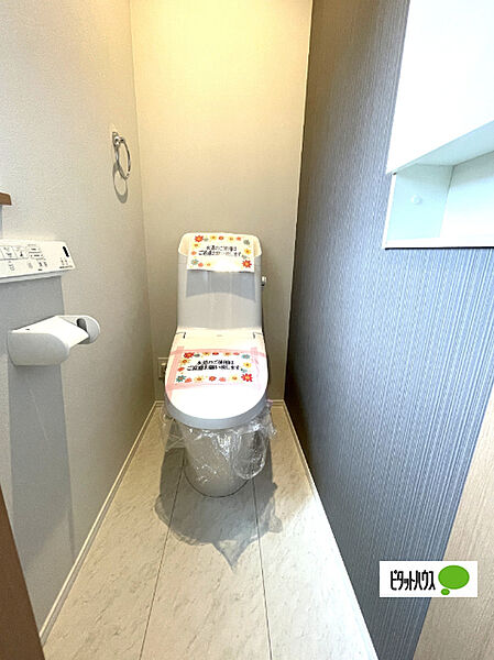 嬉しい温水暖房便座のトイレです