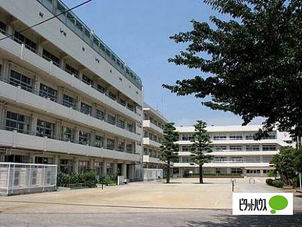中学校「市川市立第五中学校まで2740m」