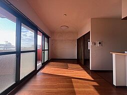 カーサ・ラ・ピラ 4階2LDKのリビング/ダイニング