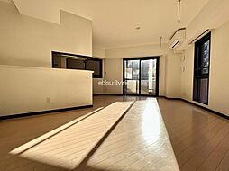 東京メトロ銀座線 表参道駅 徒歩14分の賃貸マンション 4階1LDKのリビング/ダイニング