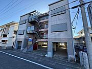 吉川駅より徒歩9分 築33年6ヶ月 4階建の賃貸物件