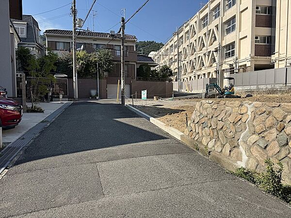 前面道路幅約4.6mございます。