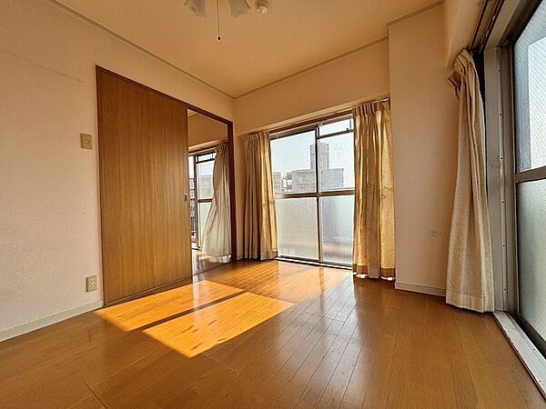 約5.5帖の洋室