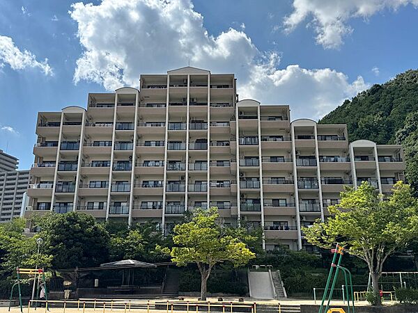 緑豊かな住宅街。近くに公園もあるのでのびのびとお過ごしいただけます。