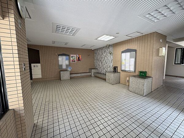 北大阪急行南北線「箕面萱野」駅　阪急バス乗車10分　「山手公園前」停下車徒歩2分。