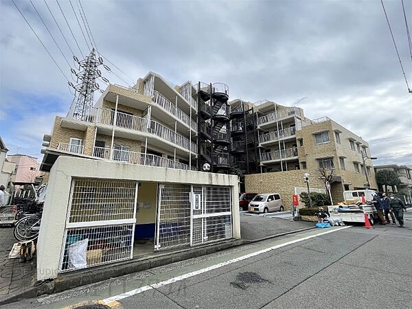 apartment 東京都昭島市美堀町５丁目
地図を見る