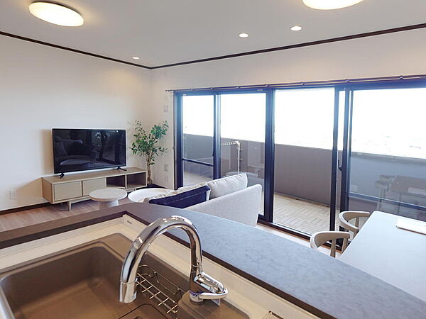 令和8年8月完成のフルリノベーション：キッチン、浴室、洗面、トイレなどの水回りを一新！安心の「R1適合」リノベーション物件です。