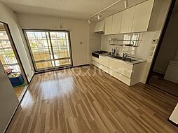 一ツ家ウェーブタウン　9号棟 201 2階3DKのリビング/ダイニング