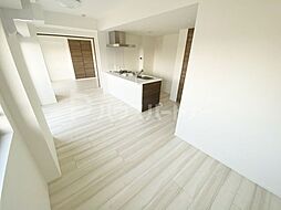 ARCOBALENO TAKENOTSUKA 7階2LDKのリビング/ダイニング